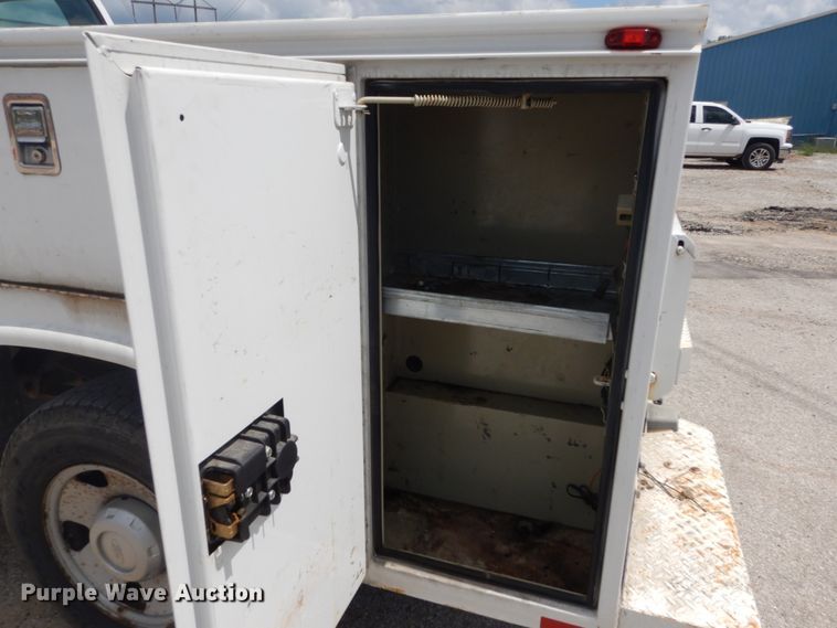 image for item GV9188 2005 Ford F250 Super Duty XL  utility bed pickup truck