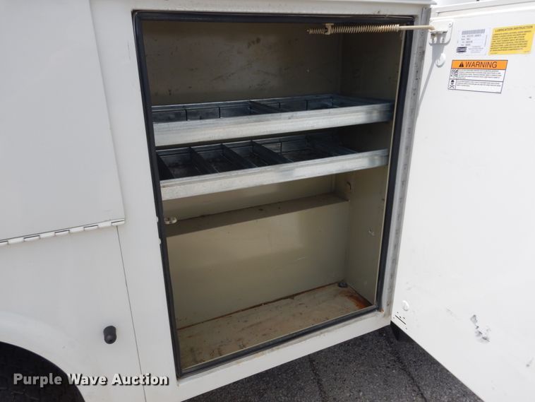 image for item GV9188 2005 Ford F250 Super Duty XL  utility bed pickup truck