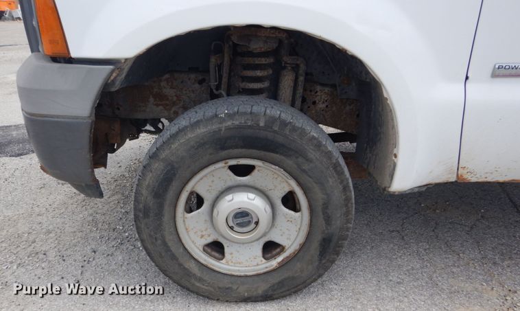 image for item GV9188 2005 Ford F250 Super Duty XL  utility bed pickup truck