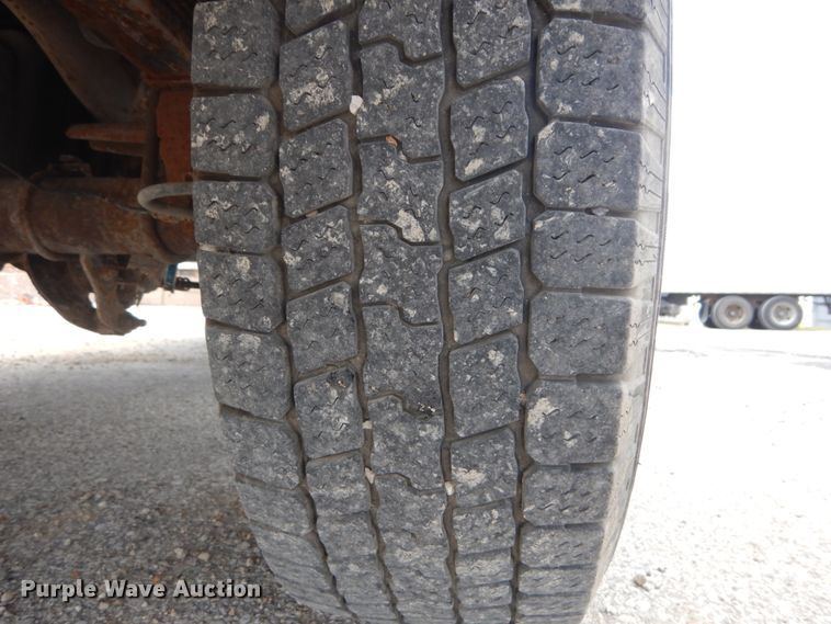 image for item GV9188 2005 Ford F250 Super Duty XL  utility bed pickup truck