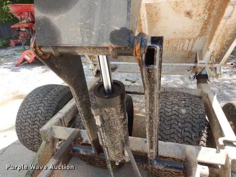 image for item GV9194 Dakota 525 dump cart