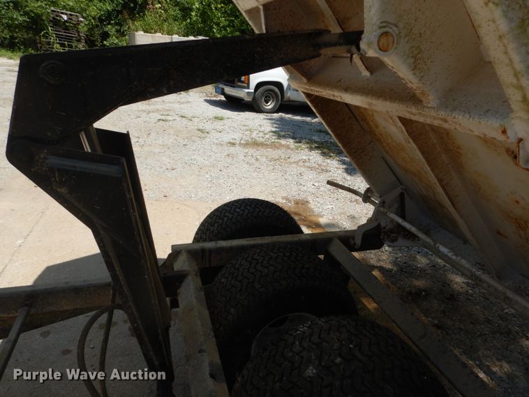 image for item GV9194 Dakota 525 dump cart