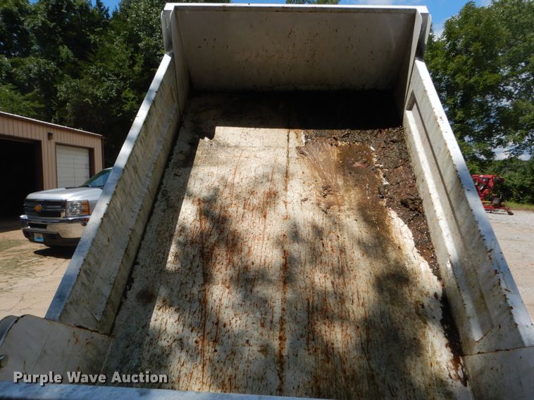 image for item GV9194 Dakota 525 dump cart