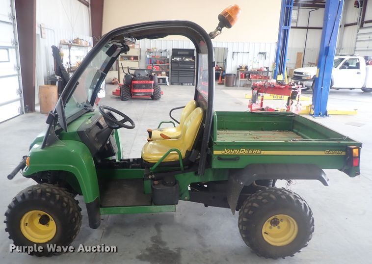 image for item GV9601 2004 John Deere Gator HPX  utility vehicle