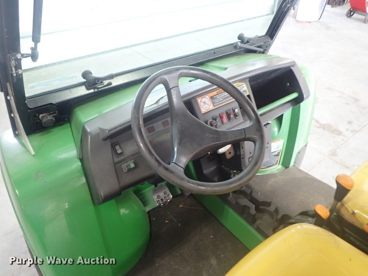 image for item GV9601 2004 John Deere Gator HPX  utility vehicle
