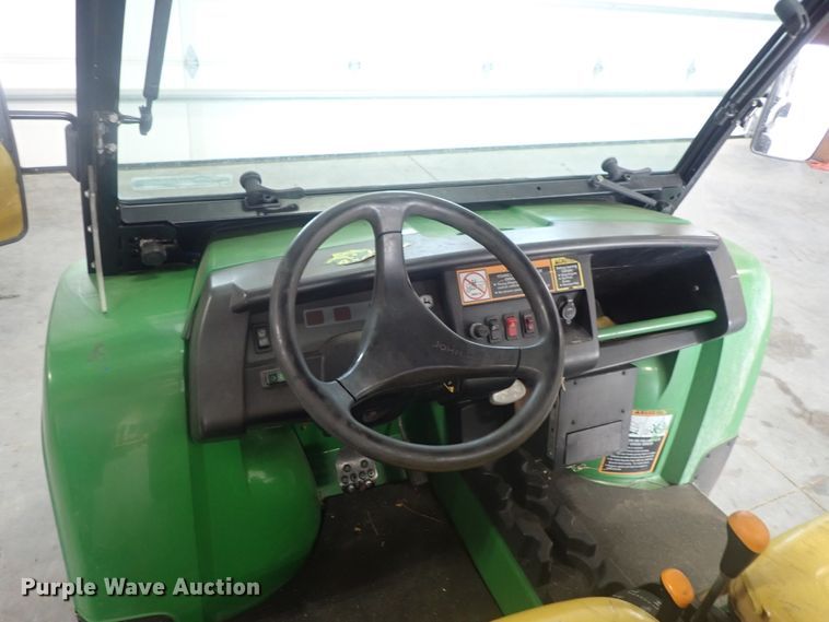 image for item GV9601 2004 John Deere Gator HPX  utility vehicle