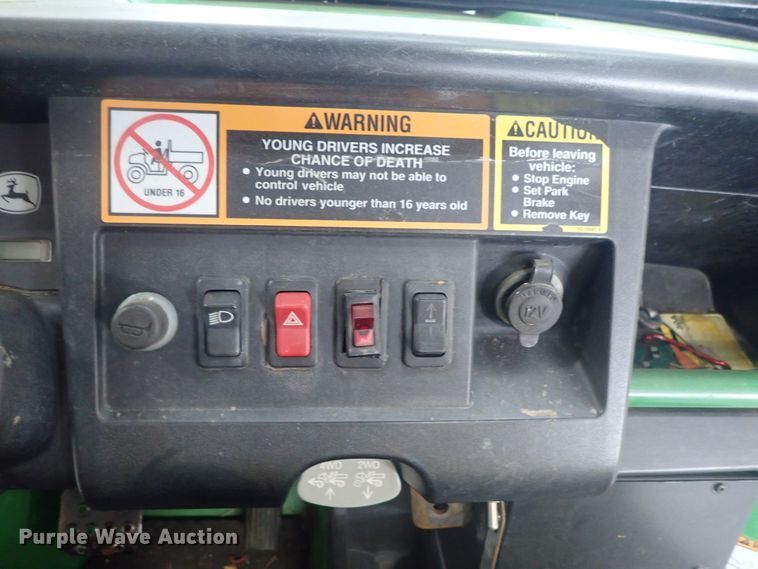 image for item GV9601 2004 John Deere Gator HPX  utility vehicle