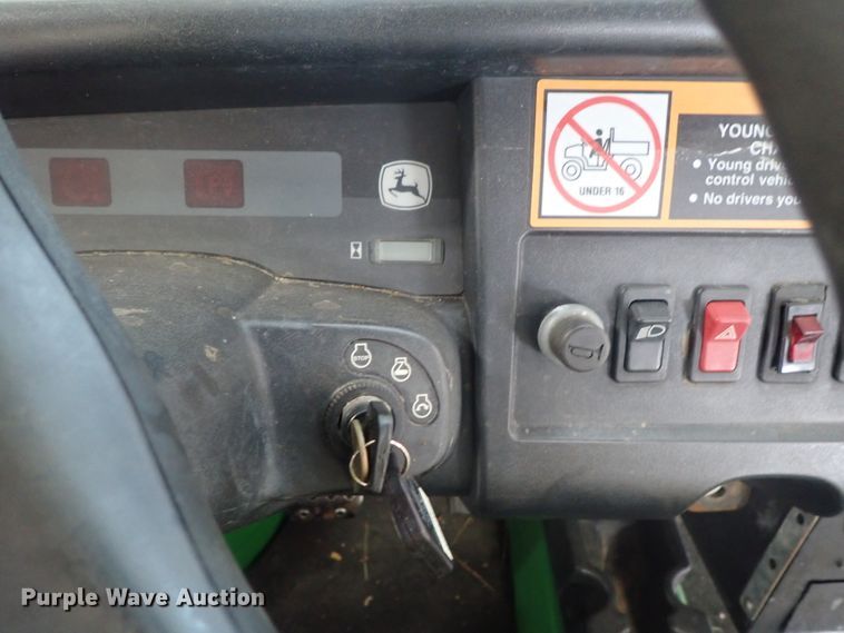 image for item GV9601 2004 John Deere Gator HPX  utility vehicle