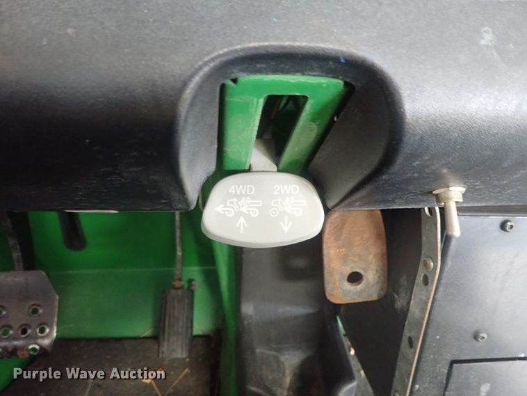 image for item GV9601 2004 John Deere Gator HPX  utility vehicle