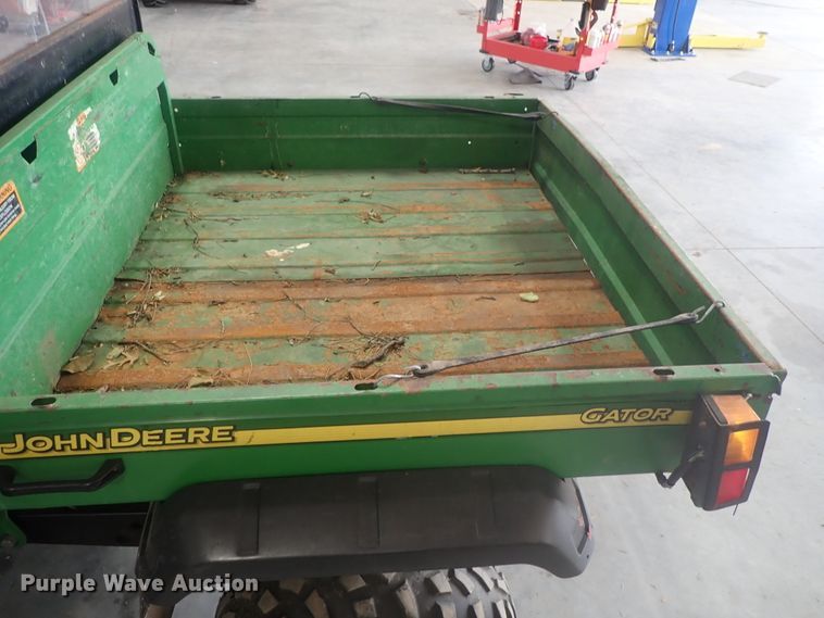 image for item GV9601 2004 John Deere Gator HPX  utility vehicle
