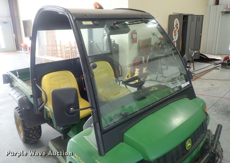 image for item GV9601 2004 John Deere Gator HPX  utility vehicle
