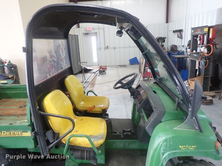 image for item GV9601 2004 John Deere Gator HPX  utility vehicle