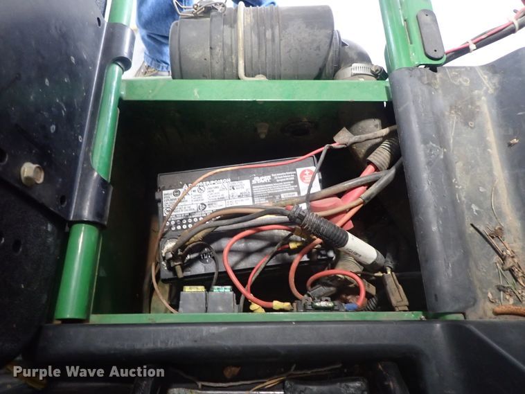 image for item GV9601 2004 John Deere Gator HPX  utility vehicle