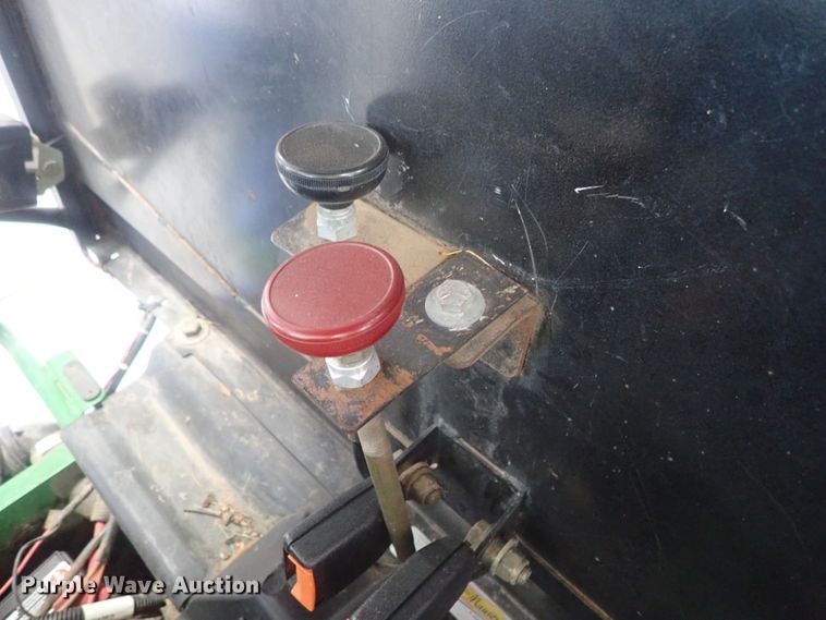 image for item GV9601 2004 John Deere Gator HPX  utility vehicle