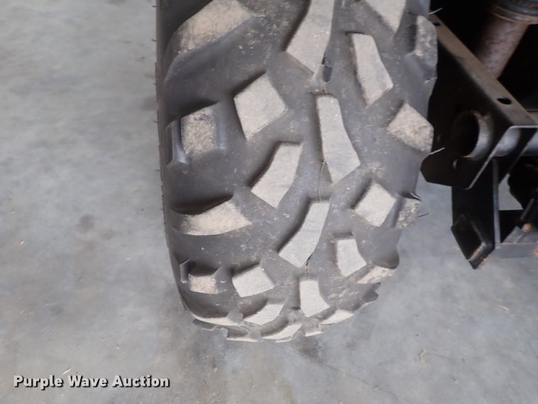 image for item GV9601 2004 John Deere Gator HPX  utility vehicle