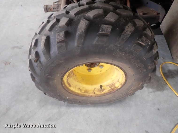 image for item GV9601 2004 John Deere Gator HPX  utility vehicle