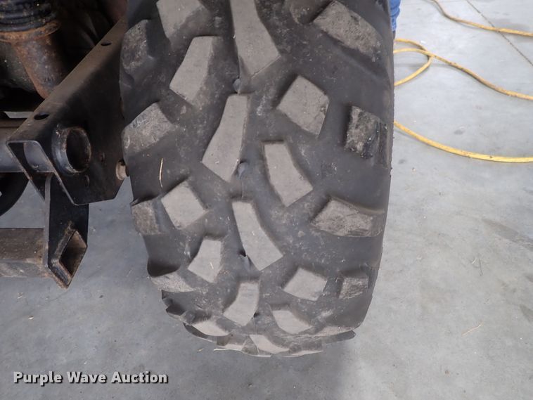 image for item GV9601 2004 John Deere Gator HPX  utility vehicle