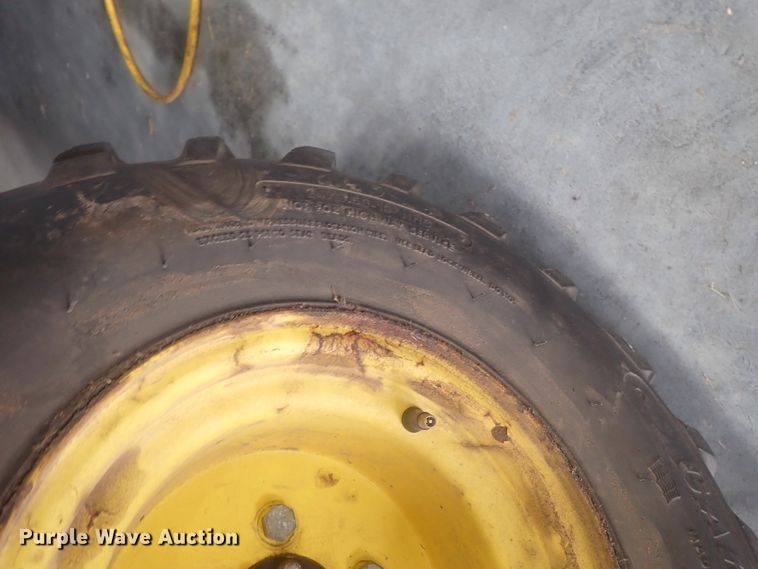 image for item GV9601 2004 John Deere Gator HPX  utility vehicle