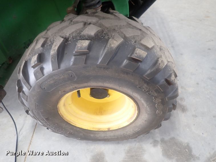 image for item GV9601 2004 John Deere Gator HPX  utility vehicle