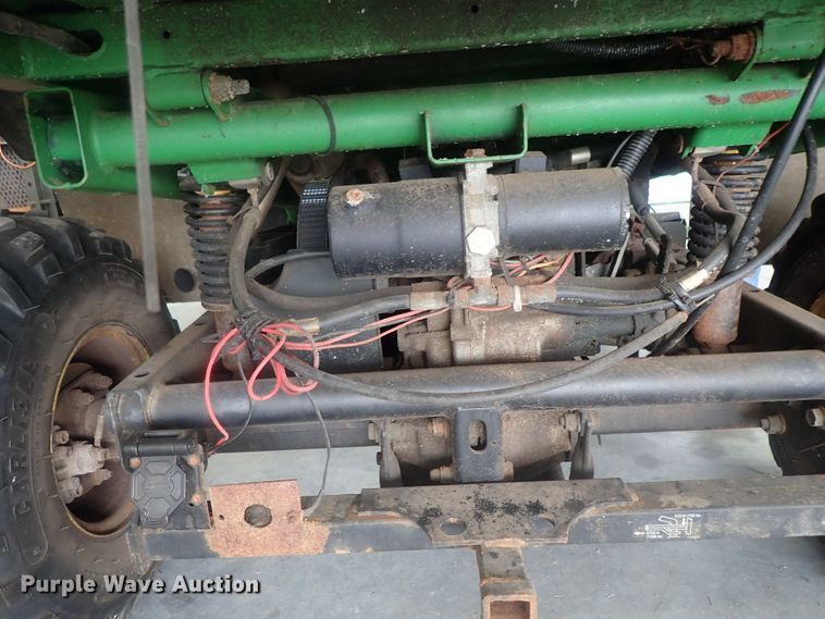 image for item GV9601 2004 John Deere Gator HPX  utility vehicle