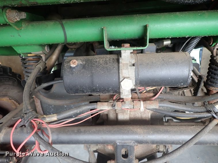 image for item GV9601 2004 John Deere Gator HPX  utility vehicle