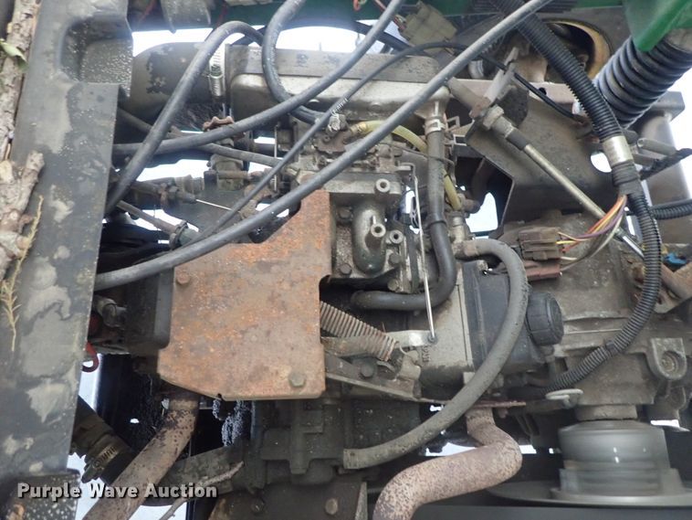 image for item GV9601 2004 John Deere Gator HPX  utility vehicle