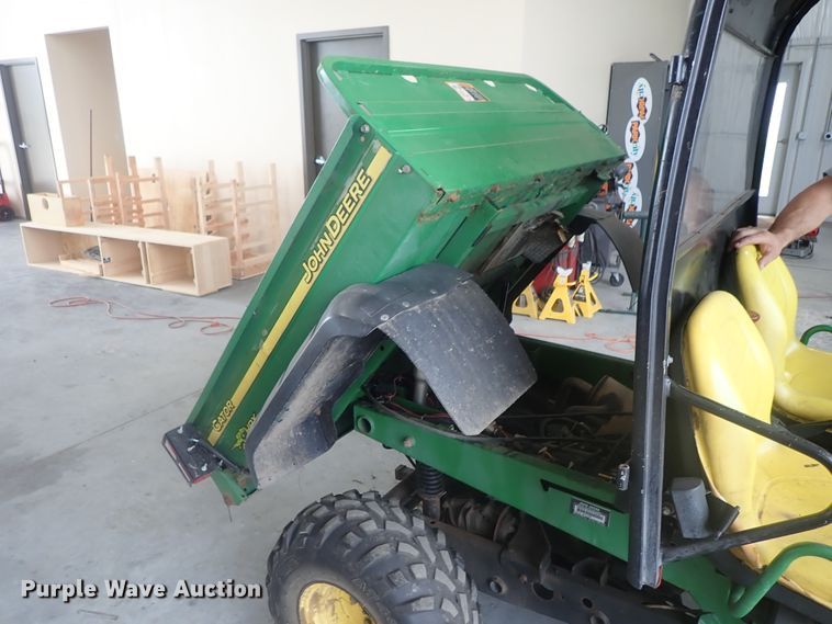 image for item GV9601 2004 John Deere Gator HPX  utility vehicle