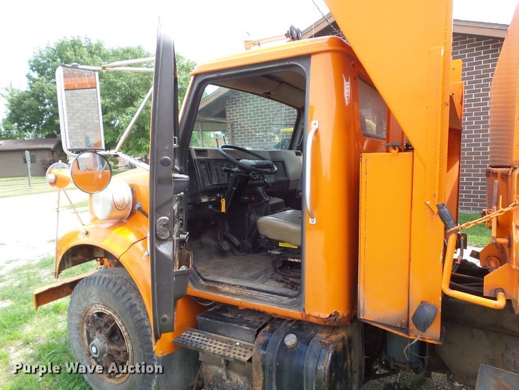 image for item GX9155 1995 International 4700  dump truck