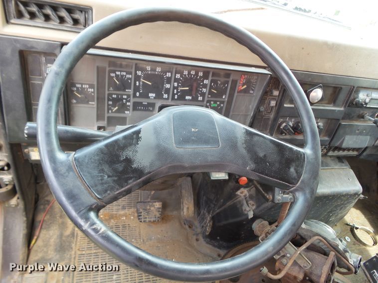 image for item GX9155 1995 International 4700  dump truck
