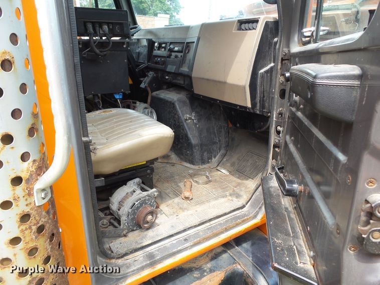 image for item GX9155 1995 International 4700  dump truck