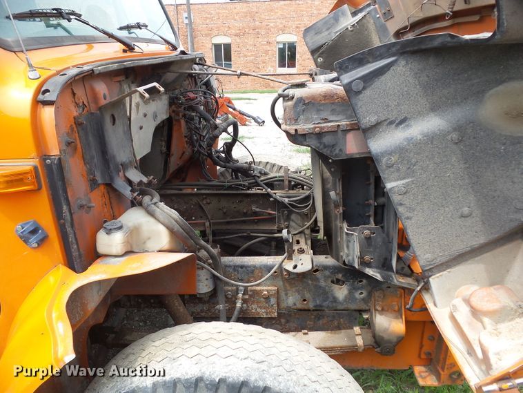 image for item GX9155 1995 International 4700  dump truck