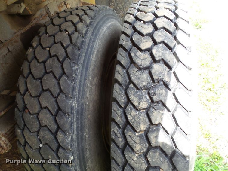 image for item GX9155 1995 International 4700  dump truck