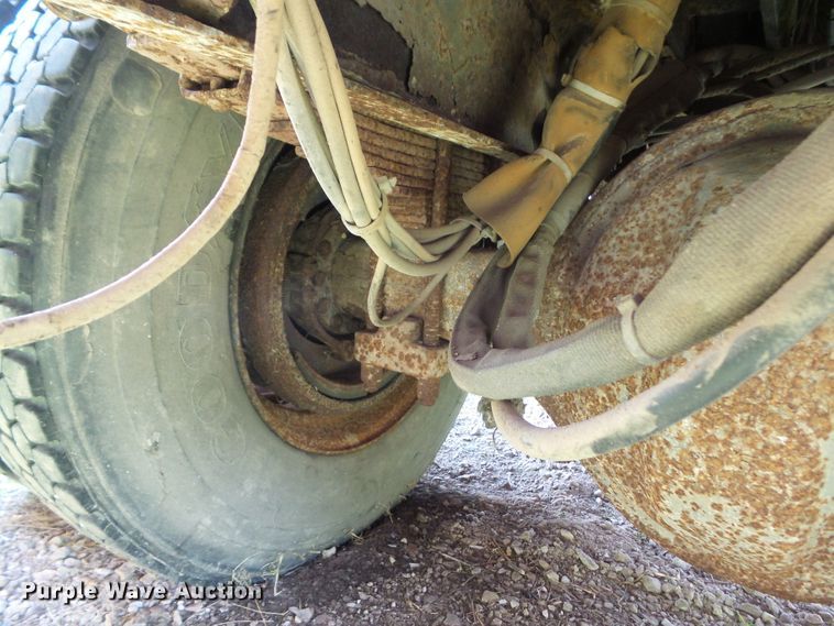 image for item GX9155 1995 International 4700  dump truck