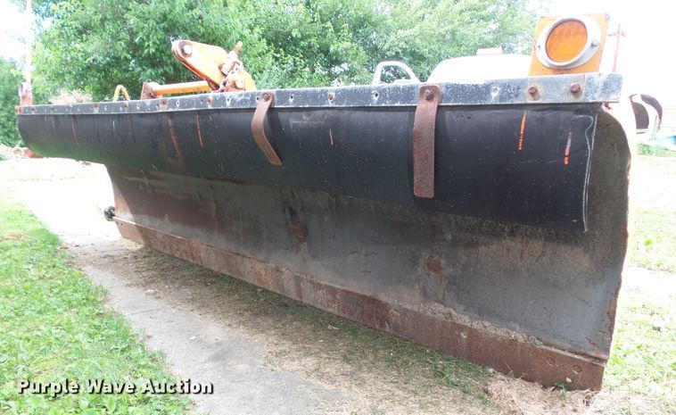 image for item GX9155 1995 International 4700  dump truck