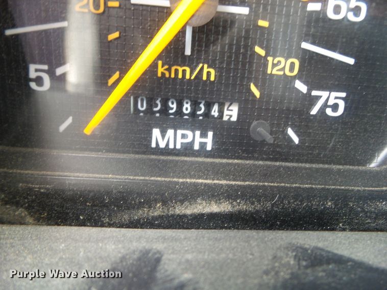 image for item GX9156 1995 Ford F700  dump truck