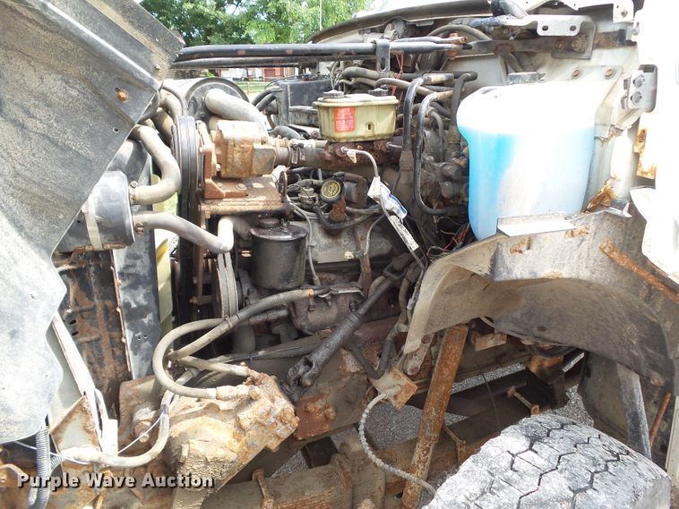 image for item GX9156 1995 Ford F700  dump truck