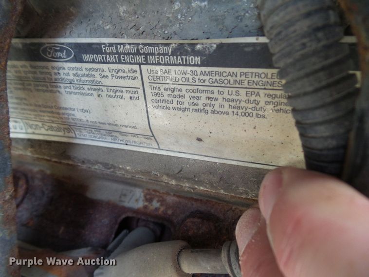 image for item GX9156 1995 Ford F700  dump truck