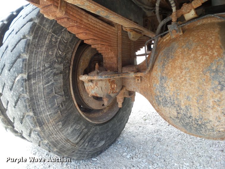 image for item GX9156 1995 Ford F700  dump truck