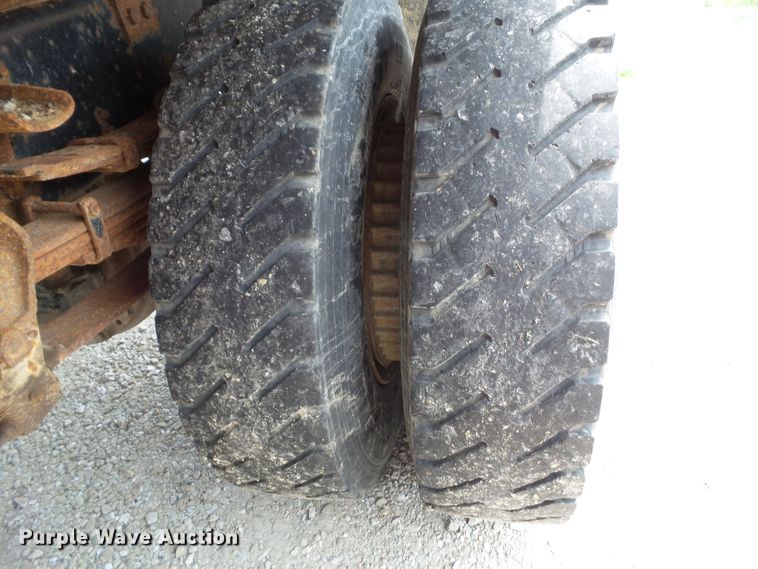 image for item GX9156 1995 Ford F700  dump truck