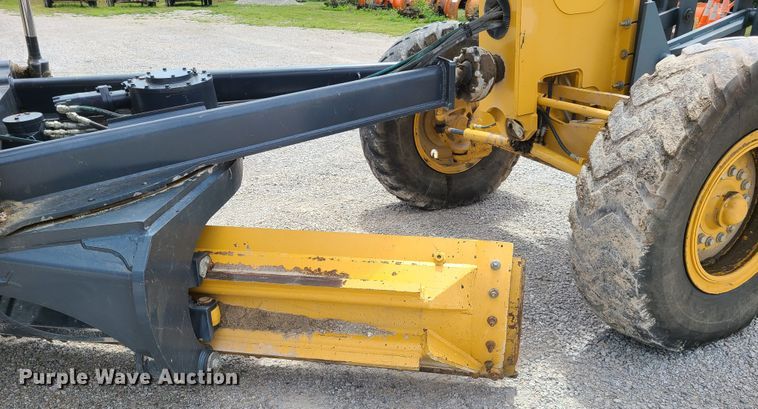 image for item GX9304 2012 John Deere 770G  motor grader