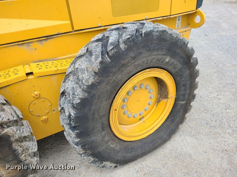 image for item GX9304 2012 John Deere 770G  motor grader