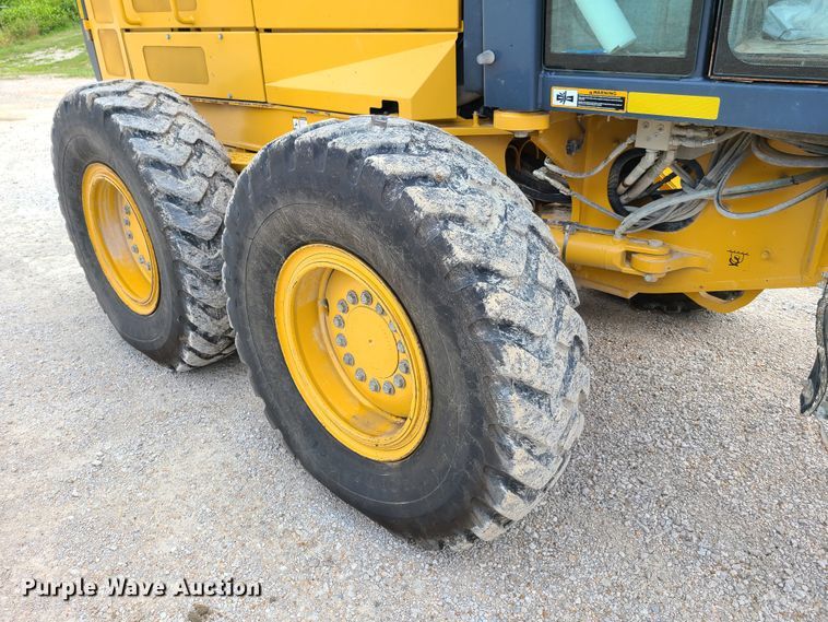 image for item GX9304 2012 John Deere 770G  motor grader