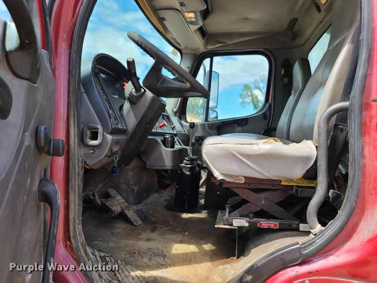 image for item GX9306 2005 Freightliner Business Class M2  dump truck