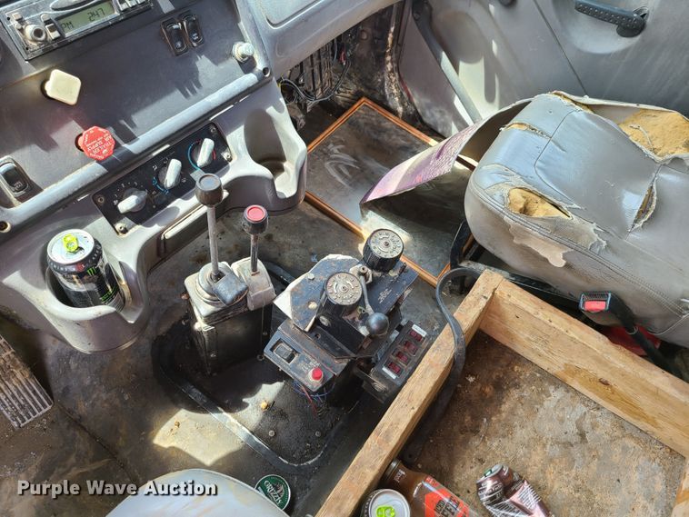 image for item GX9306 2005 Freightliner Business Class M2  dump truck