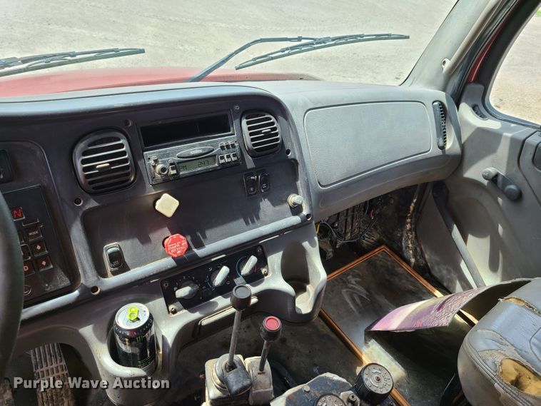 image for item GX9306 2005 Freightliner Business Class M2  dump truck