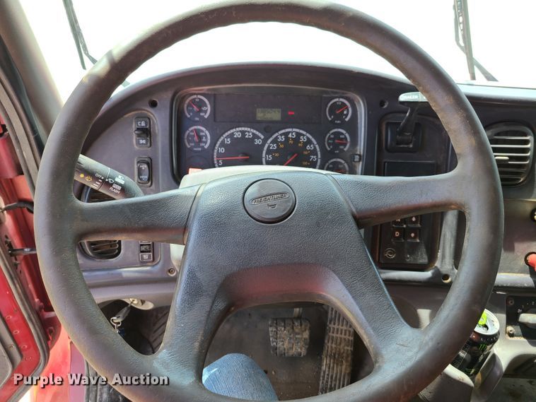 image for item GX9306 2005 Freightliner Business Class M2  dump truck