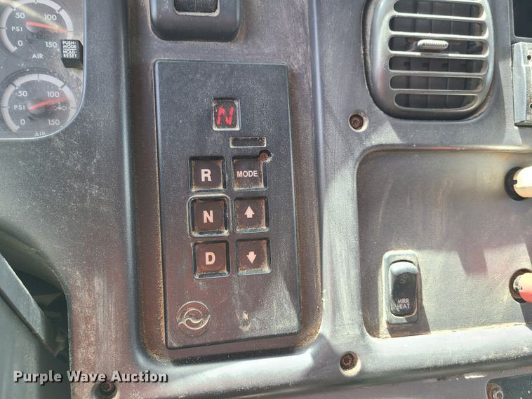 image for item GX9306 2005 Freightliner Business Class M2  dump truck