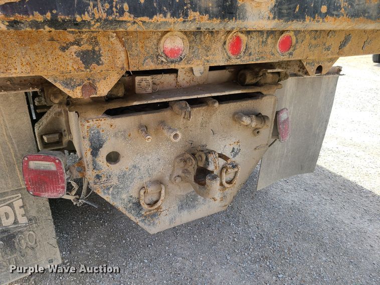 image for item GX9306 2005 Freightliner Business Class M2  dump truck