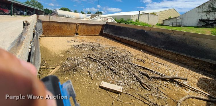 image for item GX9306 2005 Freightliner Business Class M2  dump truck