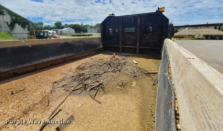 image for item GX9306 2005 Freightliner Business Class M2  dump truck